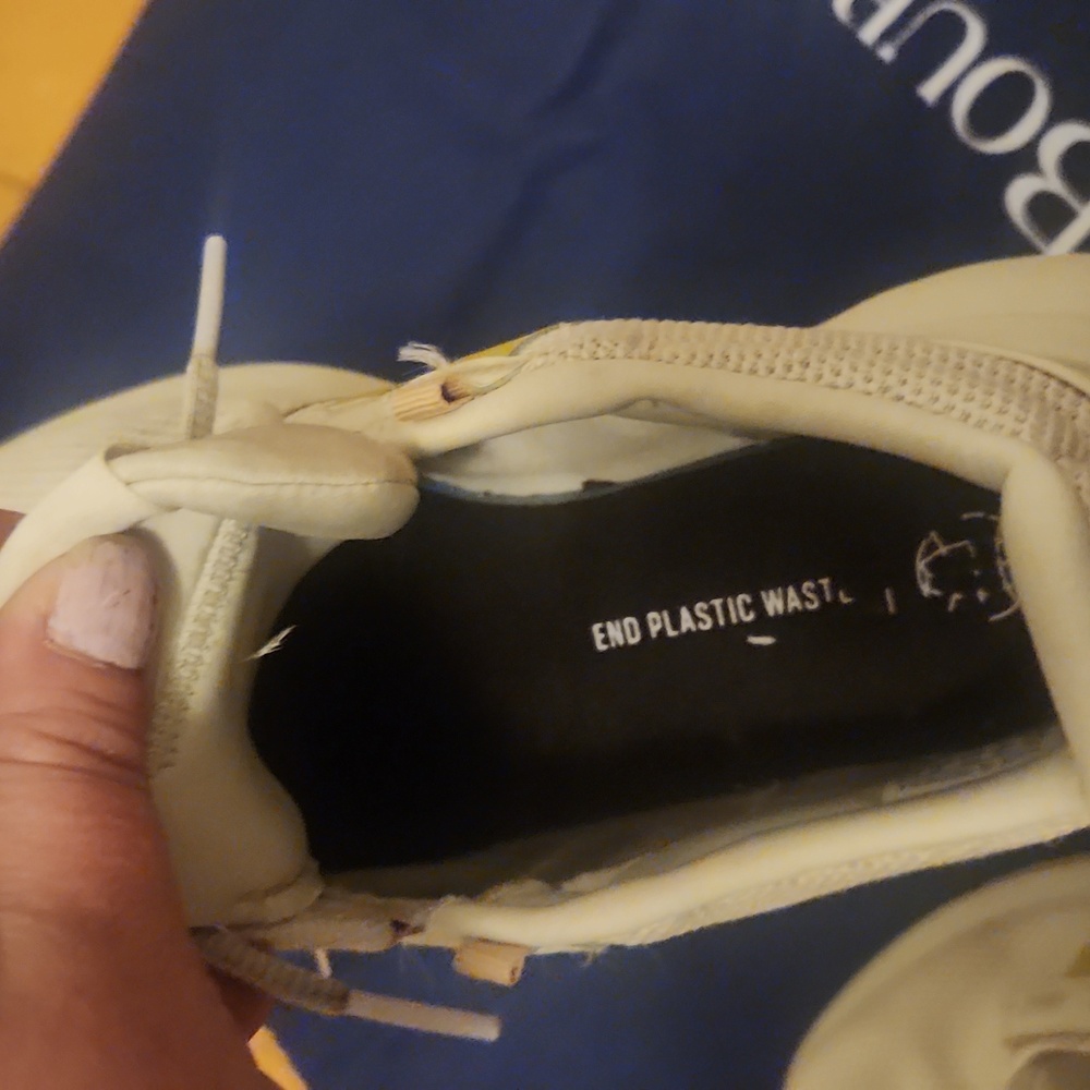 Adidas - Picture 3 of 6